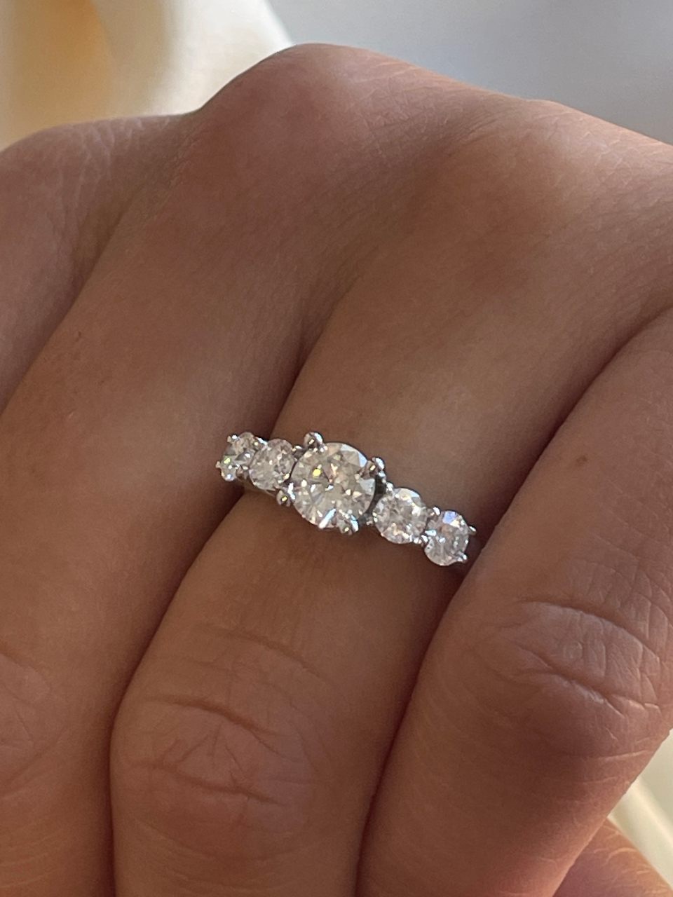 NIMES ring with three diamonds in 18-karat white gold