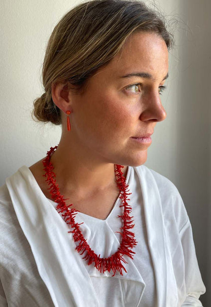 Bamboo choker with coral branches and 18k gold clasps