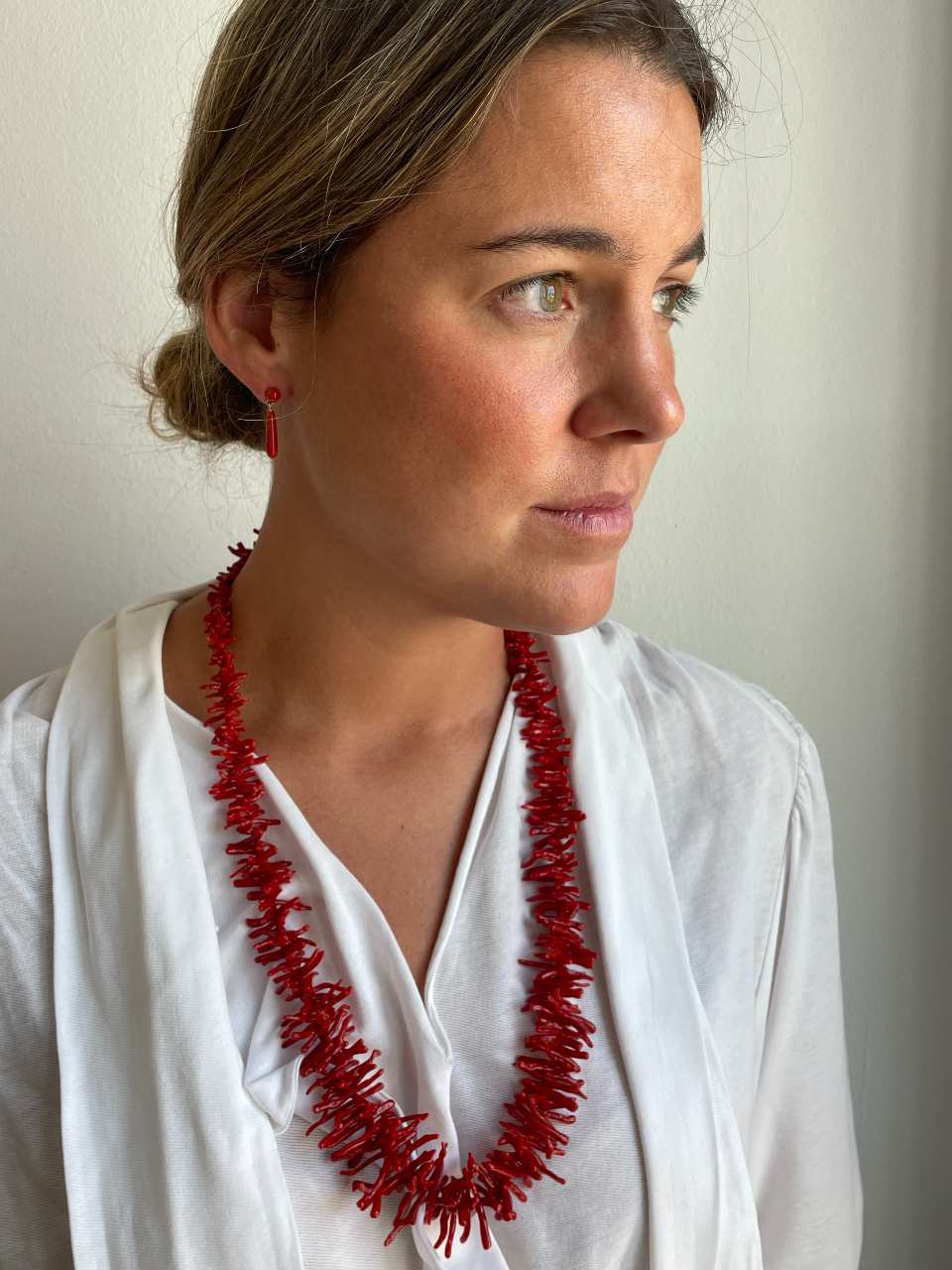 Bamboo choker with coral branches and 18k gold clasps