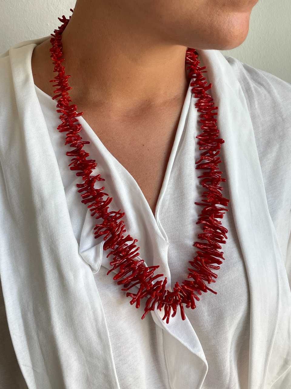 Bamboo choker with coral branches and 18k gold clasps