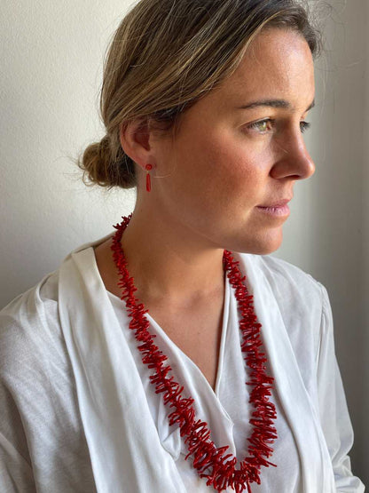 Bamboo choker with coral branches and 18k gold clasps