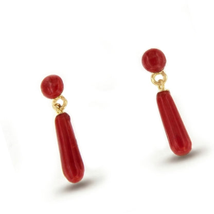 FINGI earring in 18-karat yellow gold and coral beads.