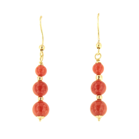 FINGI earring in 18-karat yellow gold and coral beads.