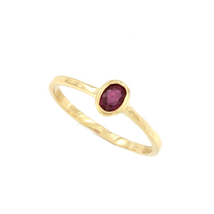 Heather ring with amethyst or blue topaz in 18-karat yellow gold