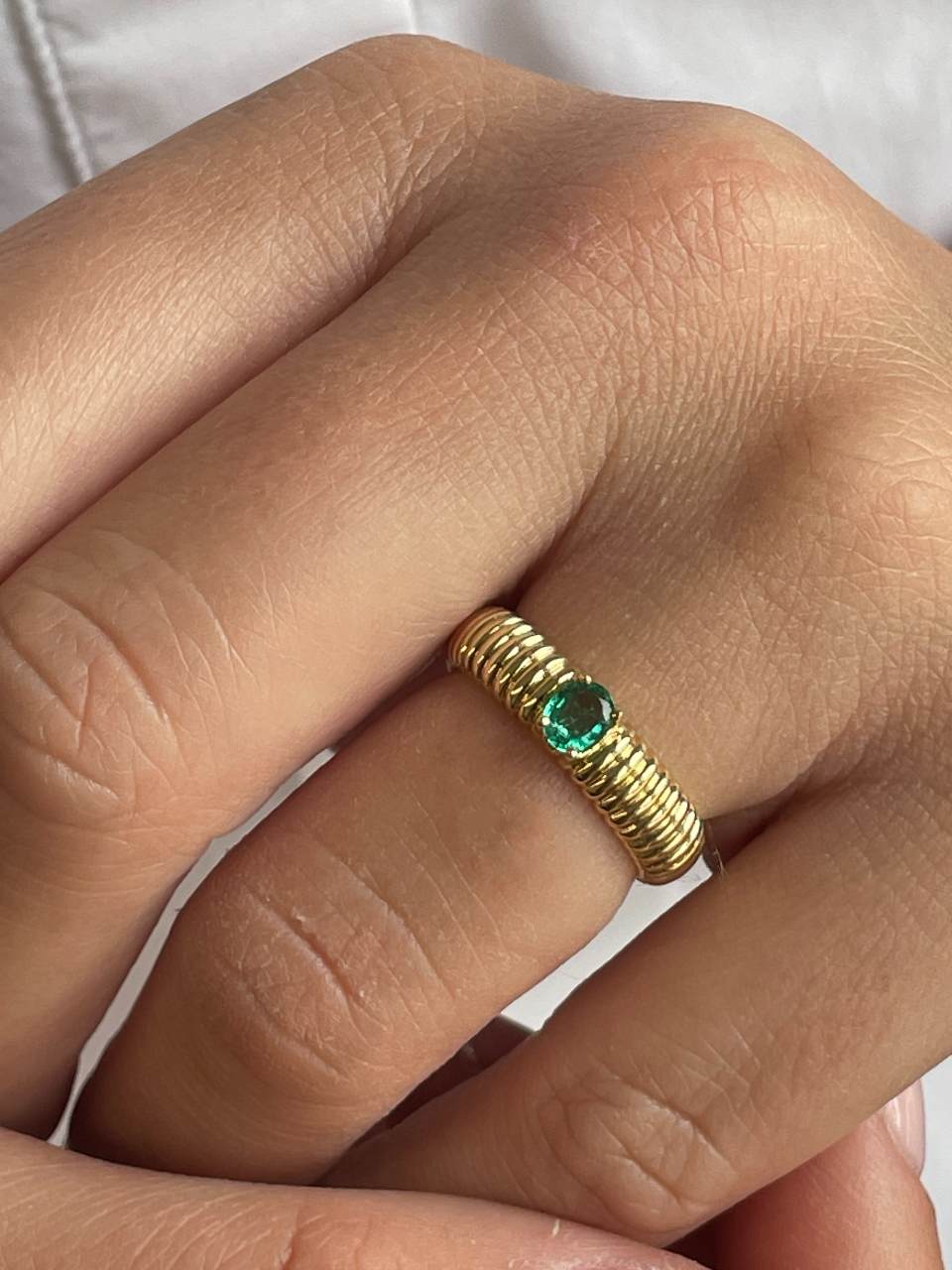 Heather ring with amethyst or blue topaz in 18-karat yellow gold