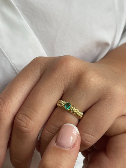 Heather ring with amethyst or blue topaz in 18-karat yellow gold