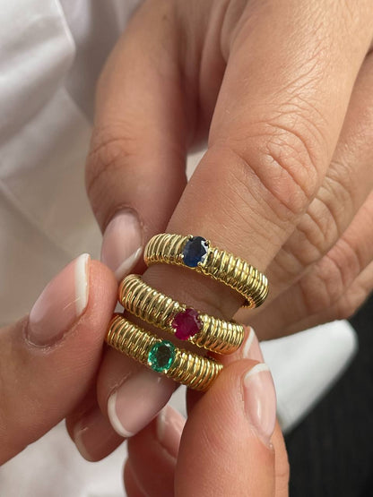 Heather ring with amethyst or blue topaz in 18-karat yellow gold