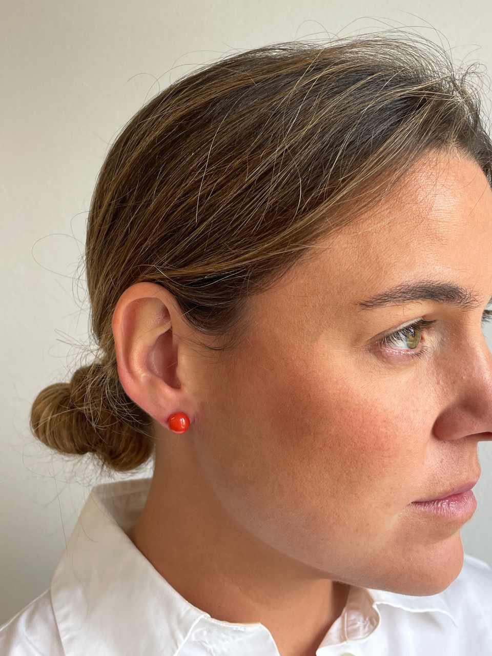 Pendientes GRANA desmontables de coral en oro amarillo de 18 kilates