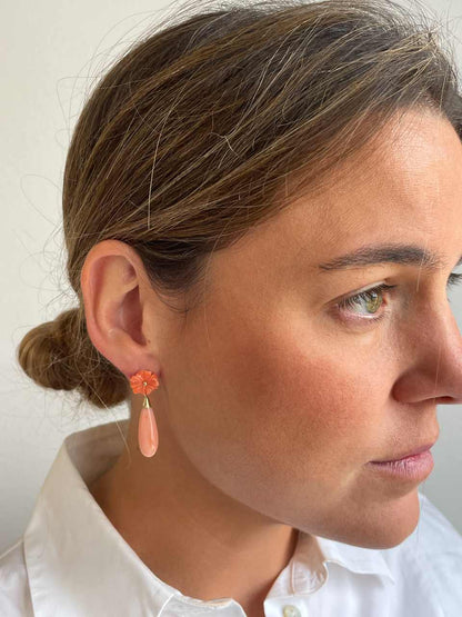 Pendientes FRAGANCIA desmontables flor de coral en oro amarillo de 18 kts