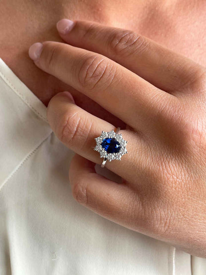 Anillo GALES roseta rubí/ zafiro y brillantes oro blanco de 18 ktes