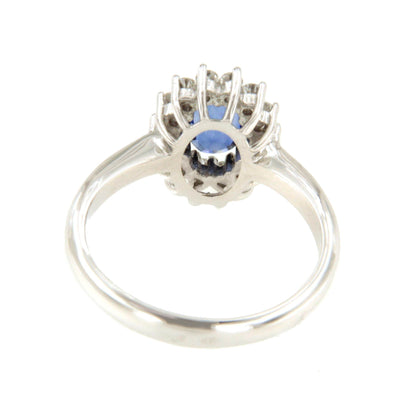 BENONI ring, oval ruby ​​rosette and diamonds, 18k white gold.