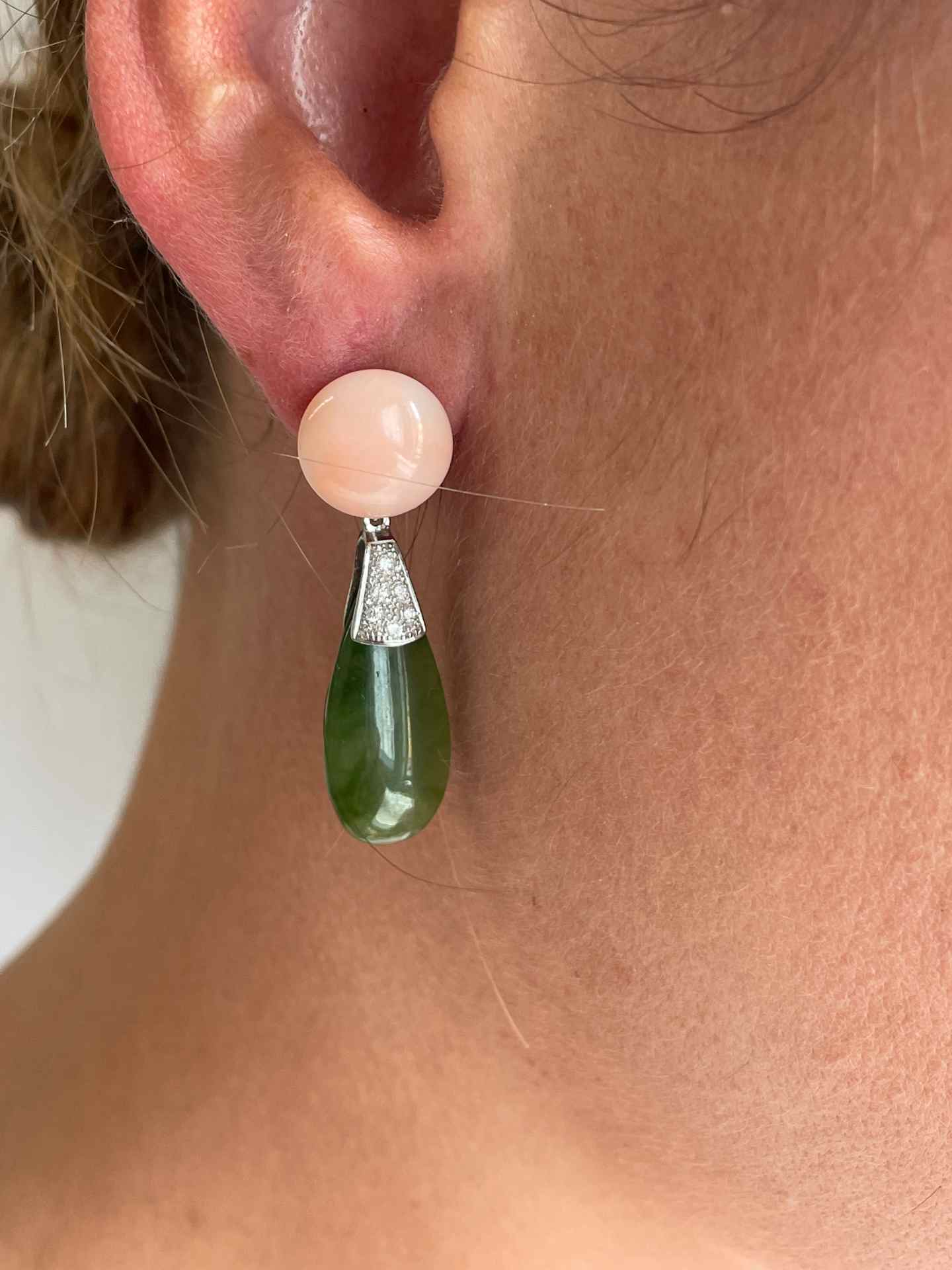 Pendientes MAESTRANZA desmontables de coral piel de ángel en oro amarillo de 18 kts