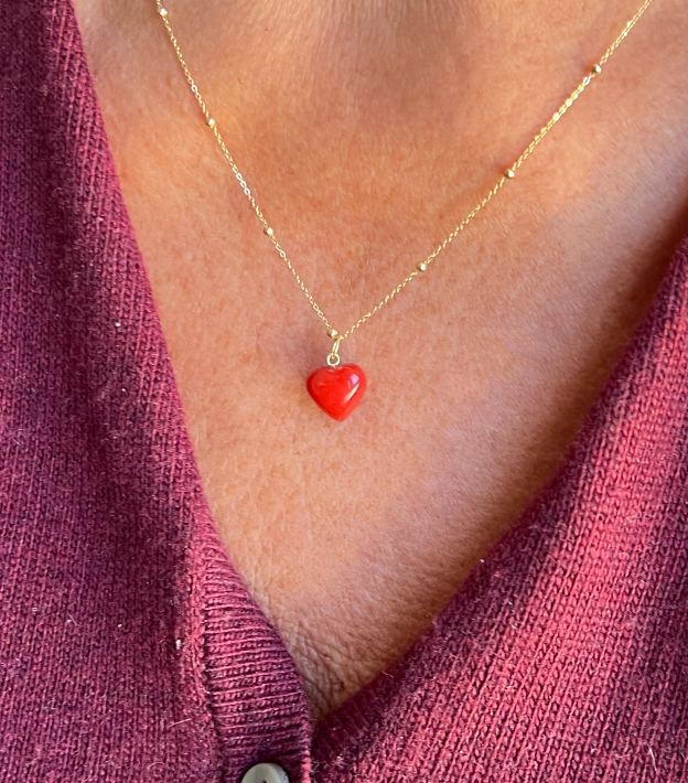 Colgante CUORE, corazón de oro de 18 kilates y corales