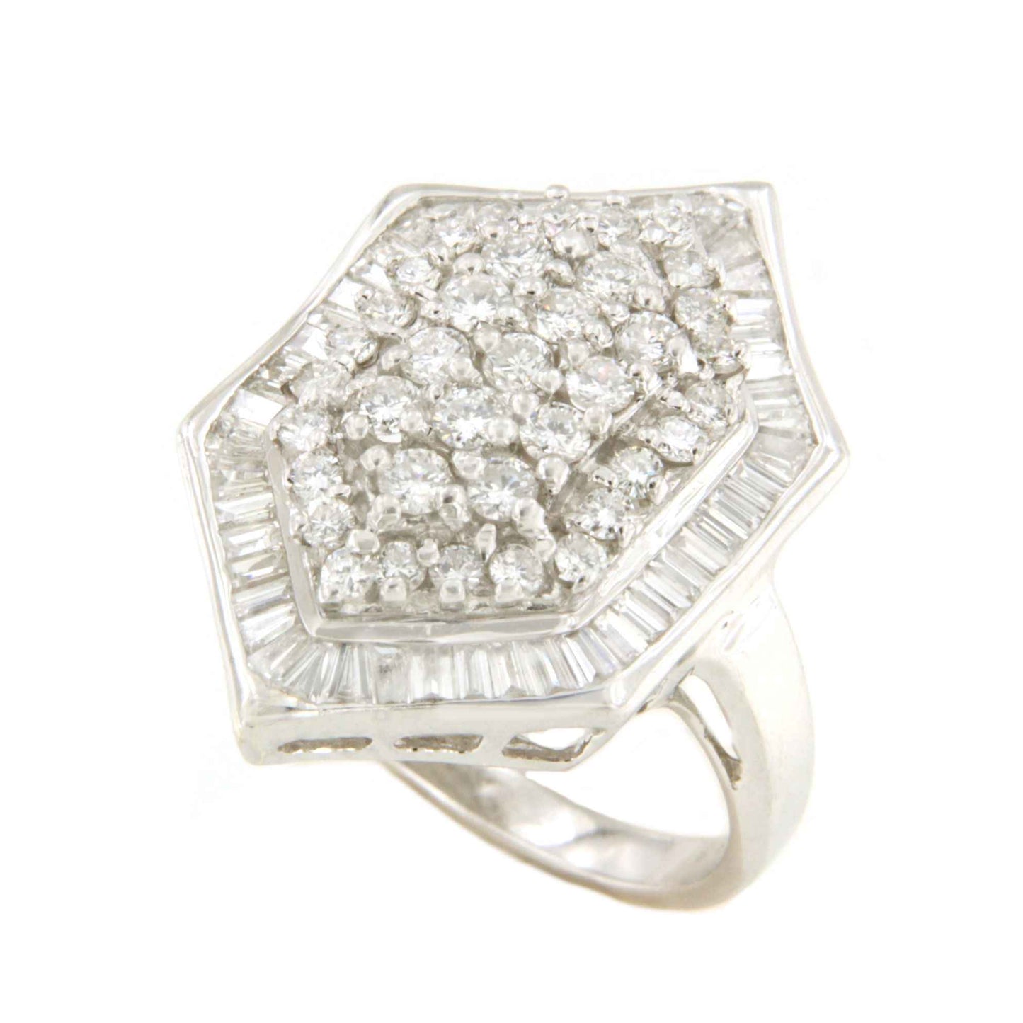 Anillo AMURRIO oro blanco 18 ktes con brillantes y baguettes