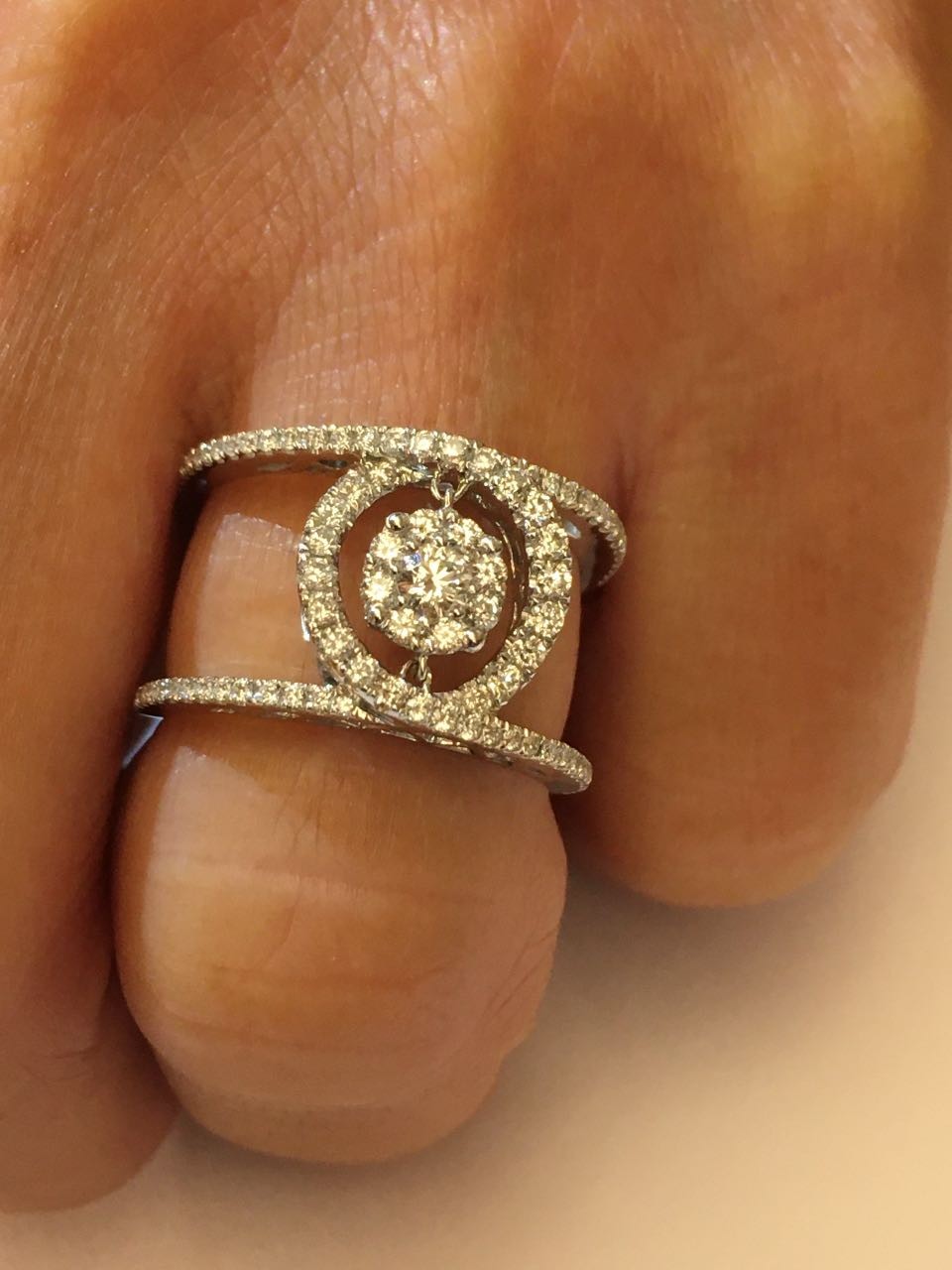 NORMANDIC, anillo de oro blanco y diamantes - Roman Joyero