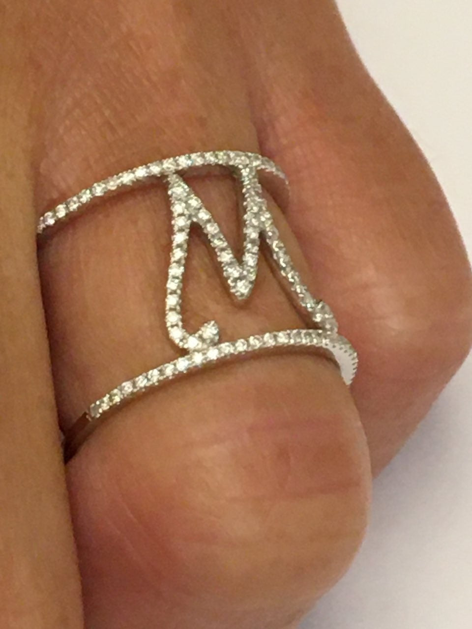 ALVISSO, anillo de oro blanco con diamantes - Roman Joyero
