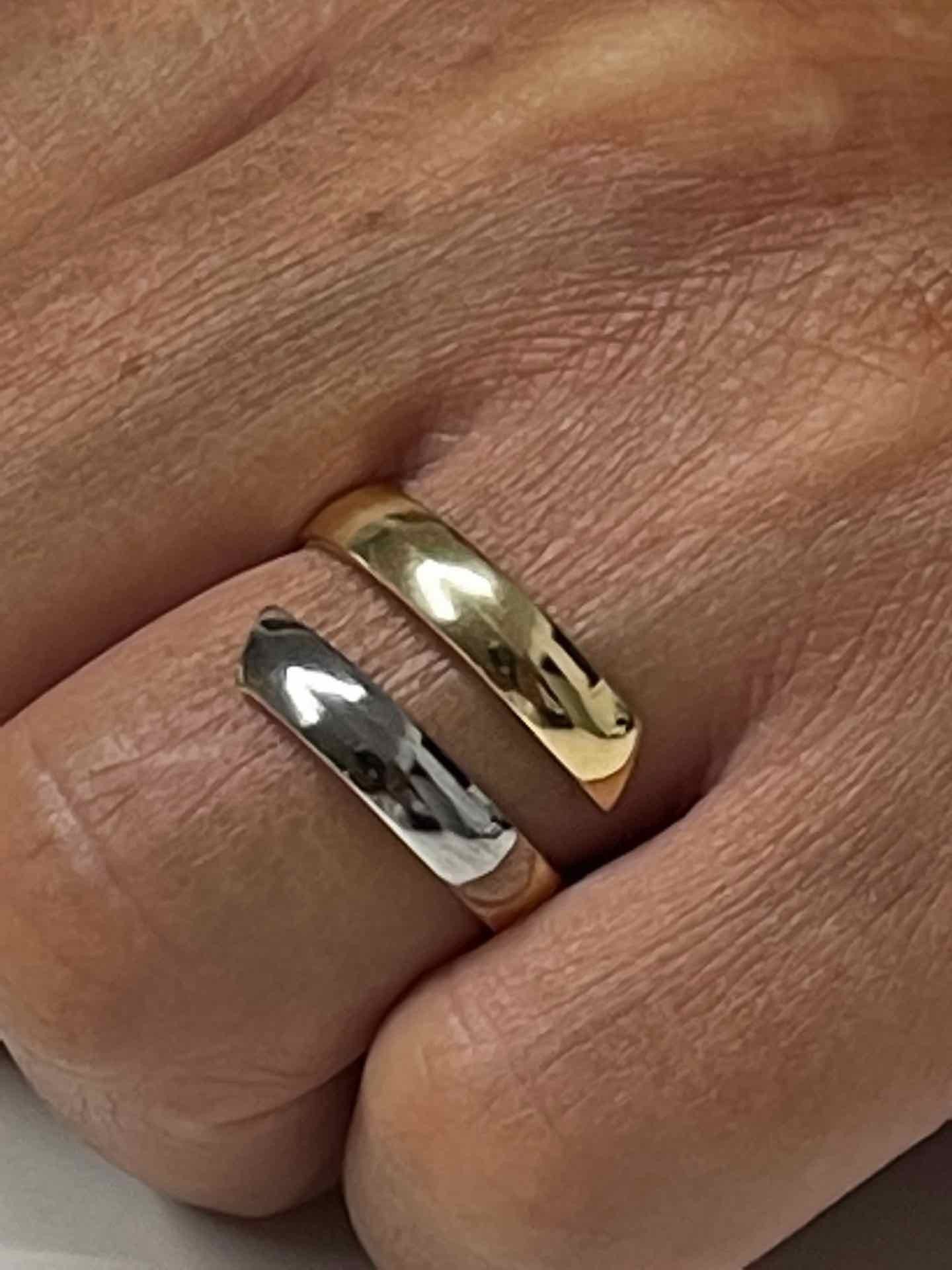 PIRAYET anillo cruzado en oro amarillo de 18 kilates	 ligero - Roman Joyero