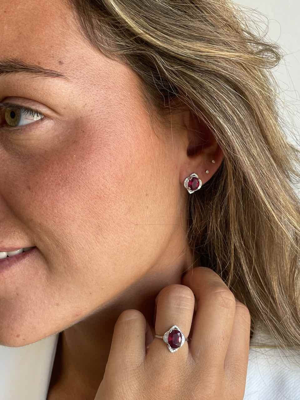 BALABAN pendientes Rubies en oro blanco baguettes y brillantes